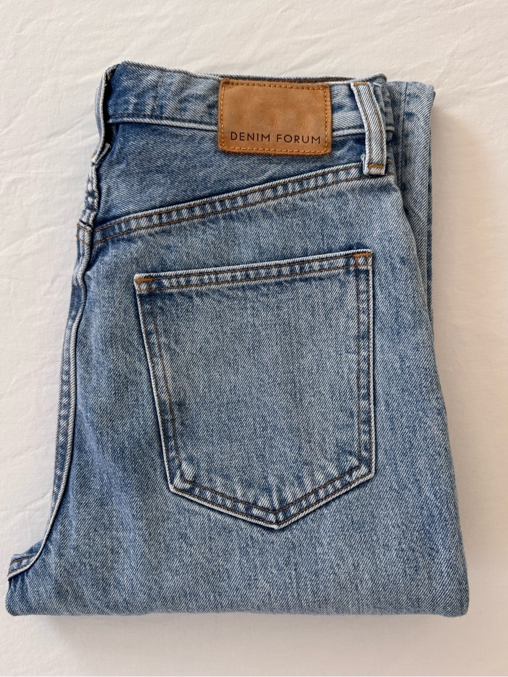 Aritzia Denim Forum Joni high rise loose 24x29